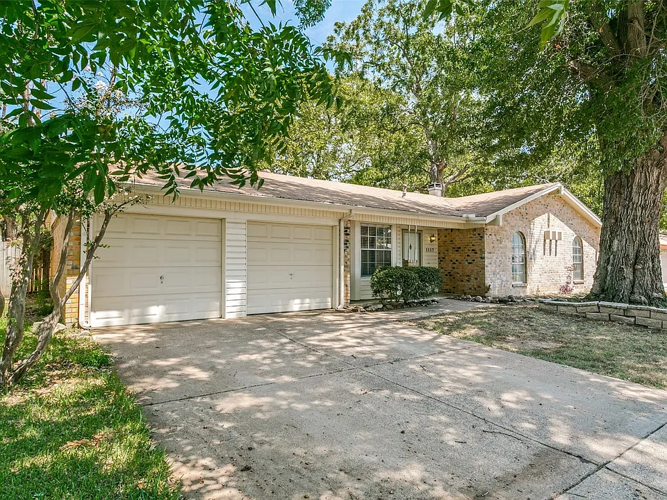 1117 S Thornbush Cir