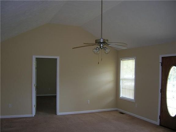 3rd image of 99 Hilltop Dr