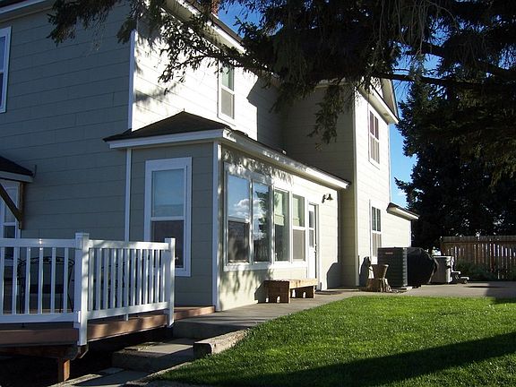 Side View
						:
						From this side there is a no step entry into the house