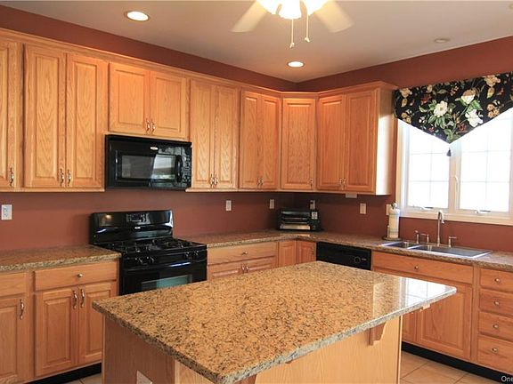 5th image of 52 Jasmine Dr