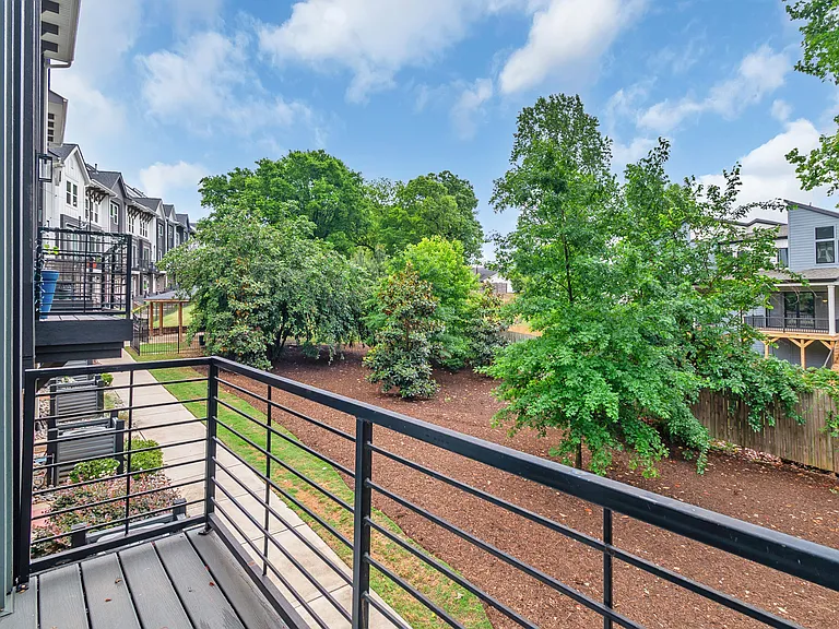 570 W End Dr — Photo 28