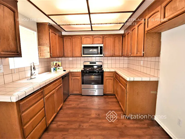 1435 W 3rd St — Photo 10