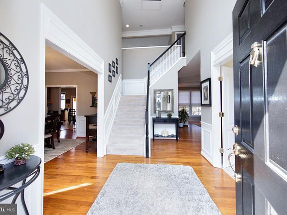 3rd image of 1104 Fountaingrove Ct