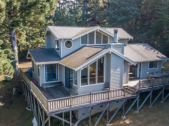 3rd image of 45225 Fern Dr