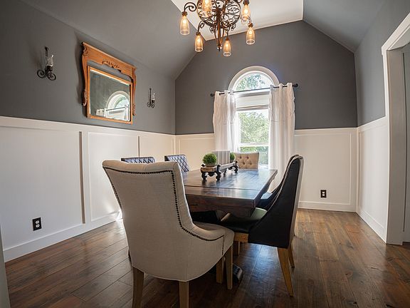 3rd image of 1731 Creekview Ct