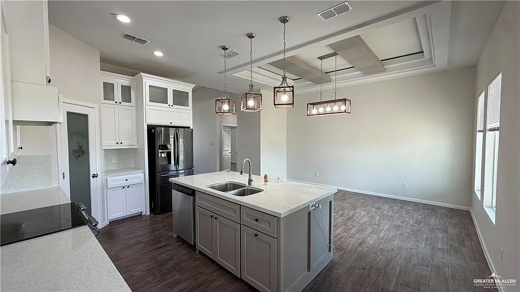 3 bed, 2.5 bath, 1531 sqft, $1,900 — Photo 4