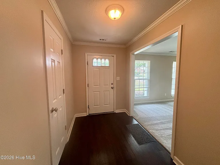 636 Bridgton Dr — Photo 2