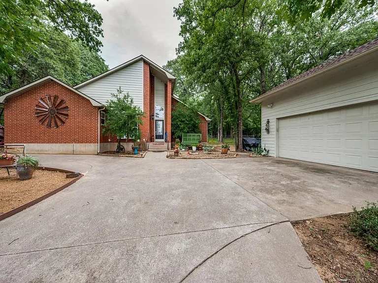 116 Cayuga Trl — Photo 22