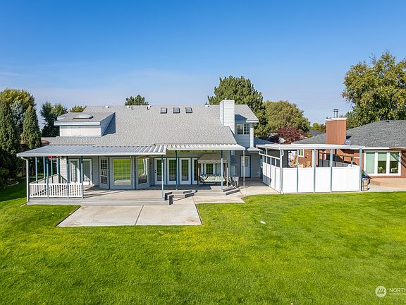 3rd image of 6639 Eagle Drive NE