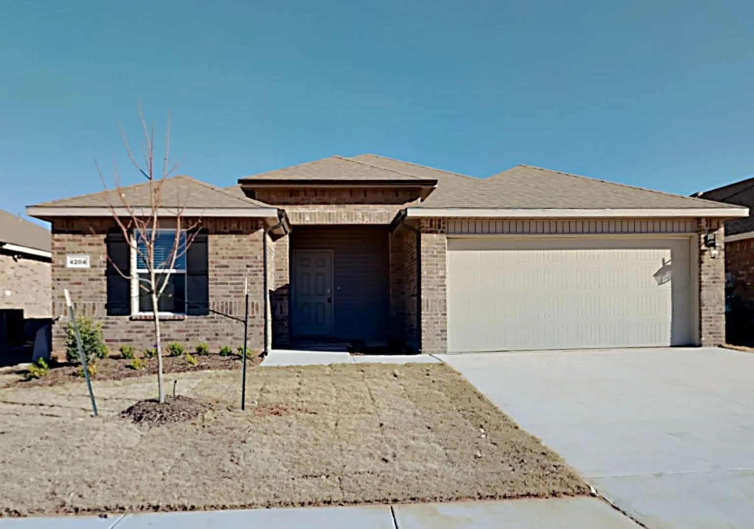 3 Bed 2 Bath Home in Mustang Schools — Photo 1