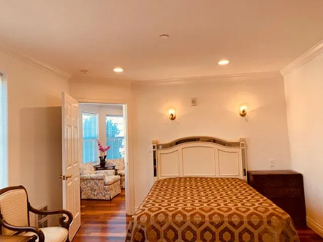 1 bed, $3,580 — Photo 2