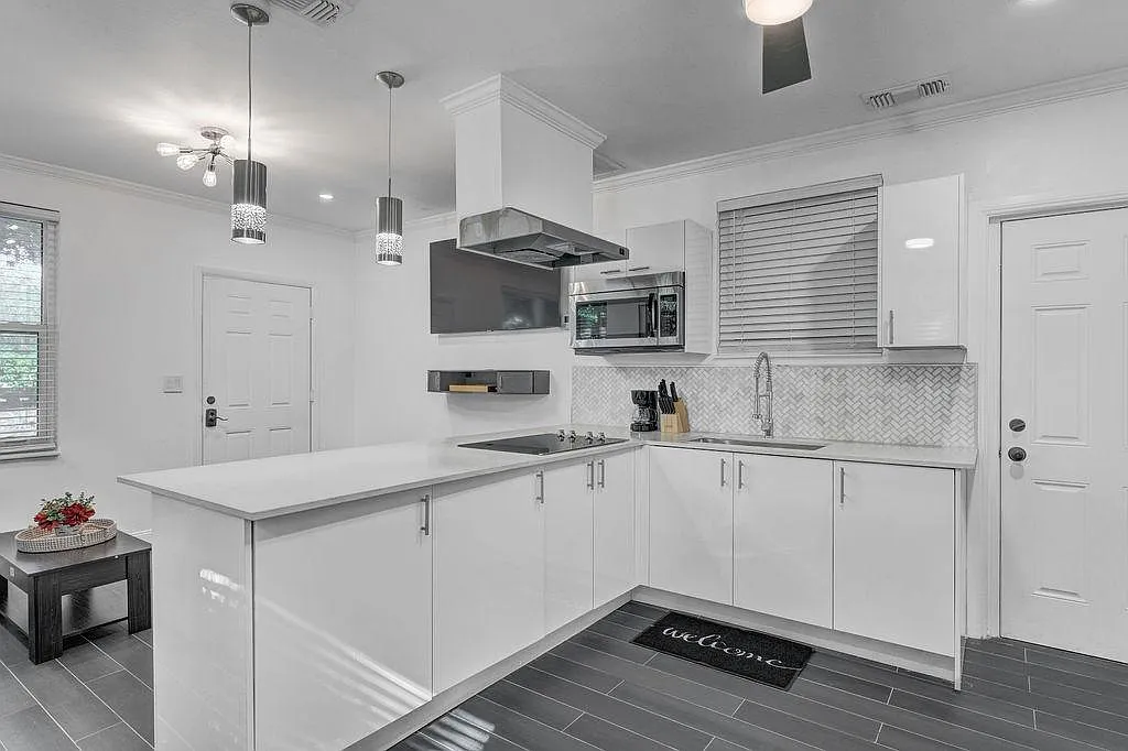 1 bed, 750 sqft, $2,150 — Photo 3