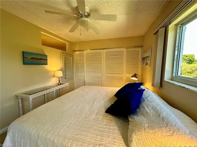 555 Park Shore Dr #B-205 — Photo 17