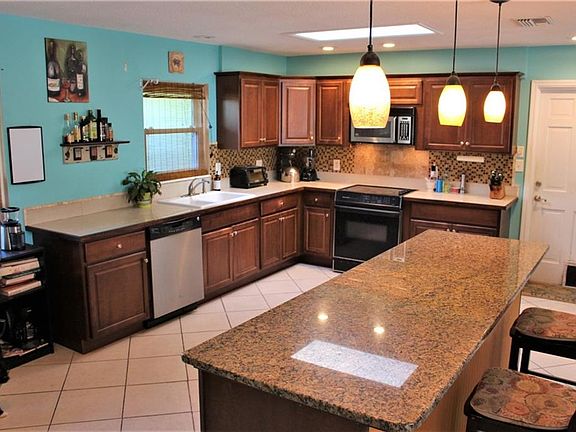 3rd image of 2840 Hardee Dr