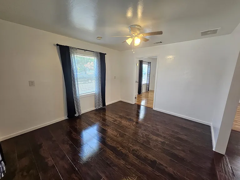 320 Locust Ave — Photo 29