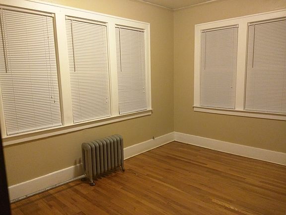 4th image of 1956 Delaware St Floor 1