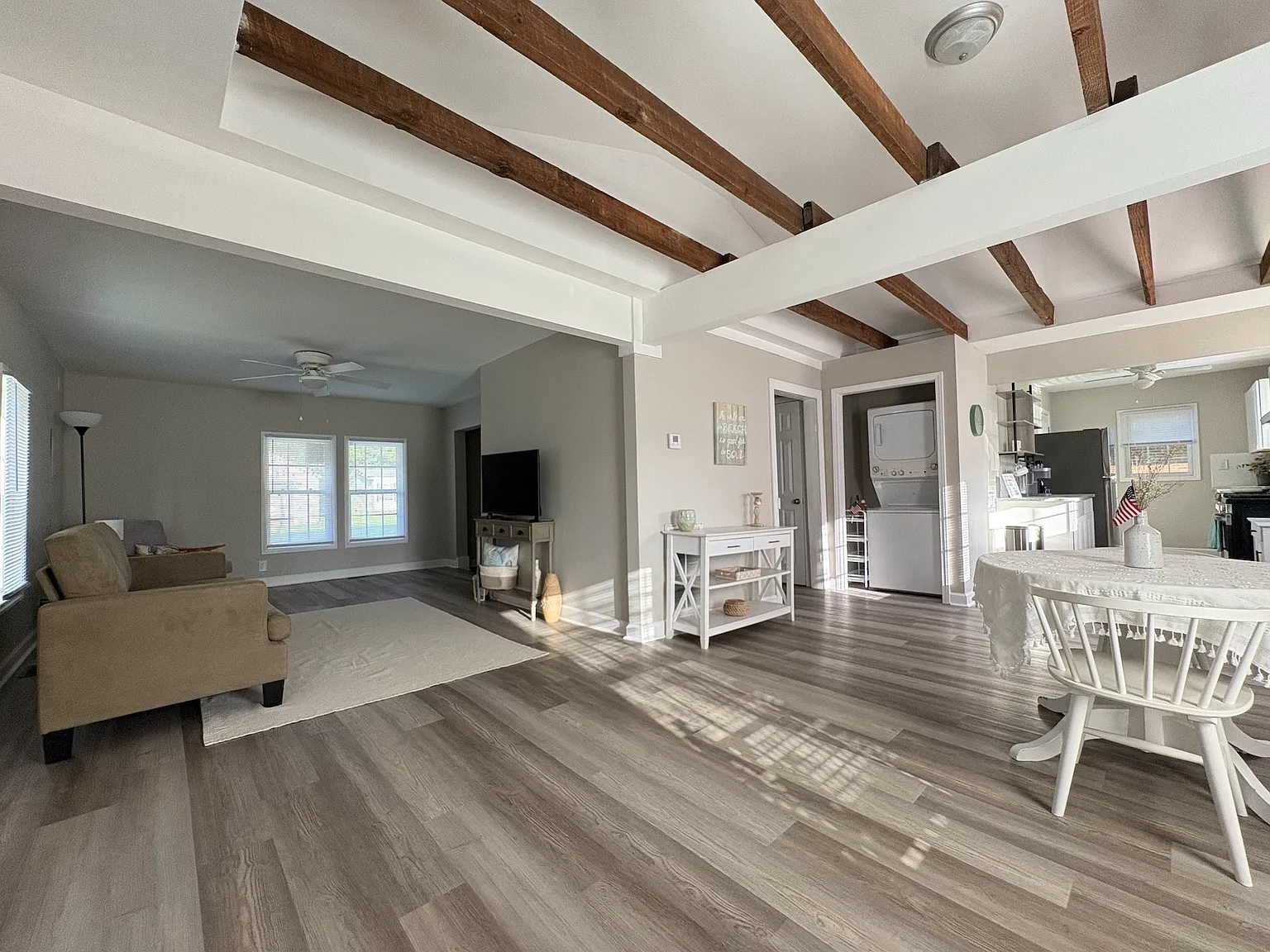 2 bed, $1,900 — Photo 1
