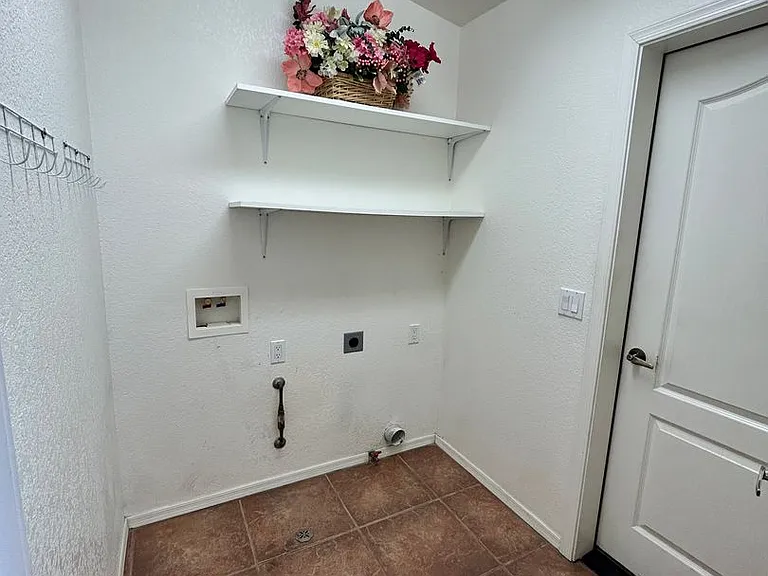 1821 Ambassador Dr — Photo 25