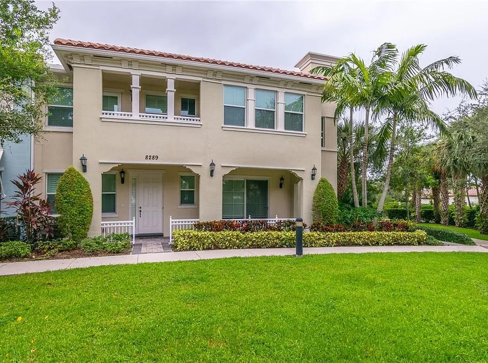 8289 Cascada Isles Dr