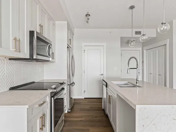 300 Auburn Meadows Cmn SE #407, Calgary, AB T3M 3E7