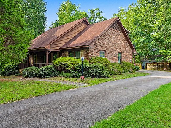 2nd image of 3204 Piedmont Dr