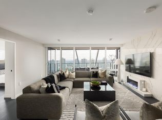 1111 Richards St #2504, Vancouver, BC V6B 0S3