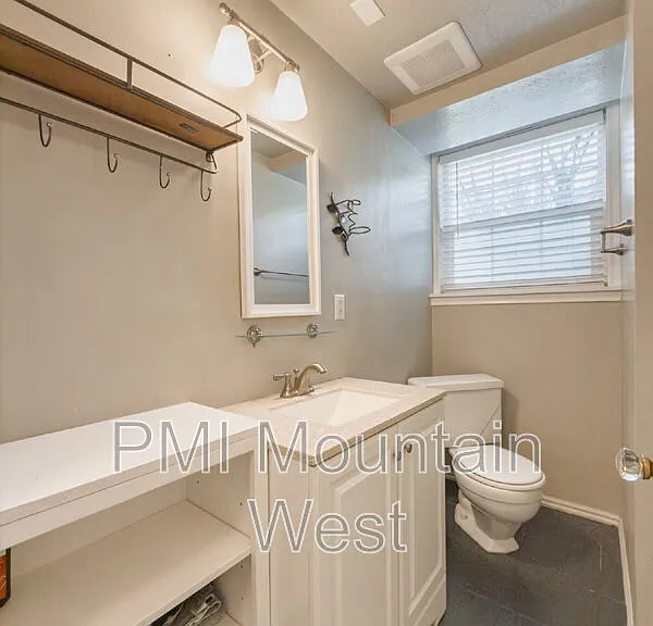 2122 S 1800 E — Photo 58