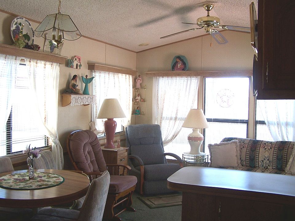 Dining~Living area