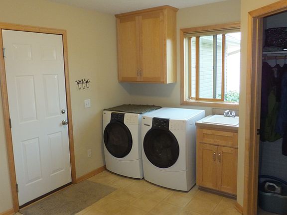 4th image of 15451 Yakima St NW