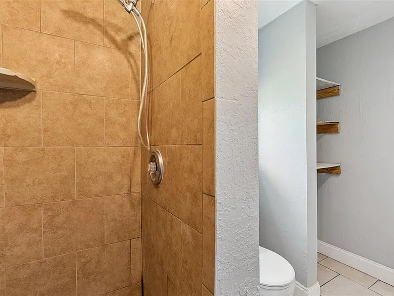 320 Dummitt Ave #B — Photo 15