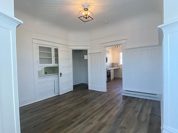 2nd image of 186 Duncan St #192