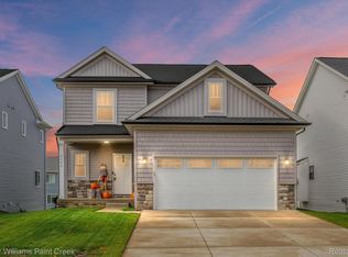 2145 Rolling Hills Dr, Holly, MI 48442