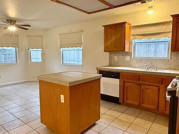4th image of 945 Don Medico Dr