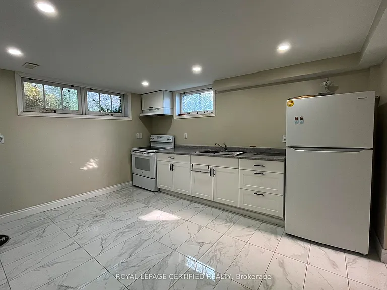 848 Garth St #BASEMENT — Photo 4