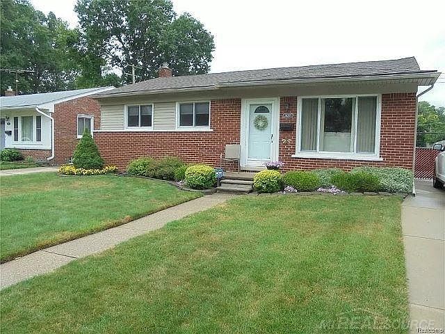 1st image of 28205 Couzens Ave