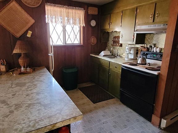 5th image of 1455 Lake Ln