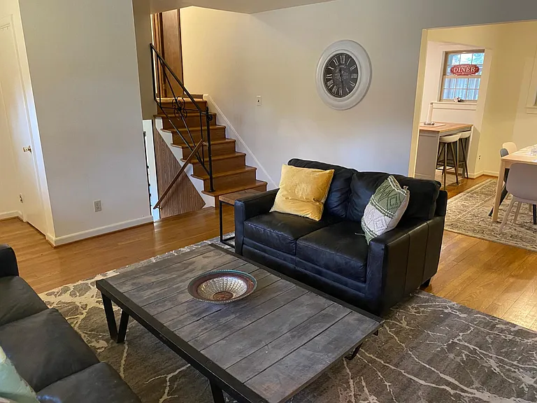 12107 Hunters Ln — Photo 23