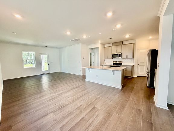 4th image of 354 Beachcomber Dr