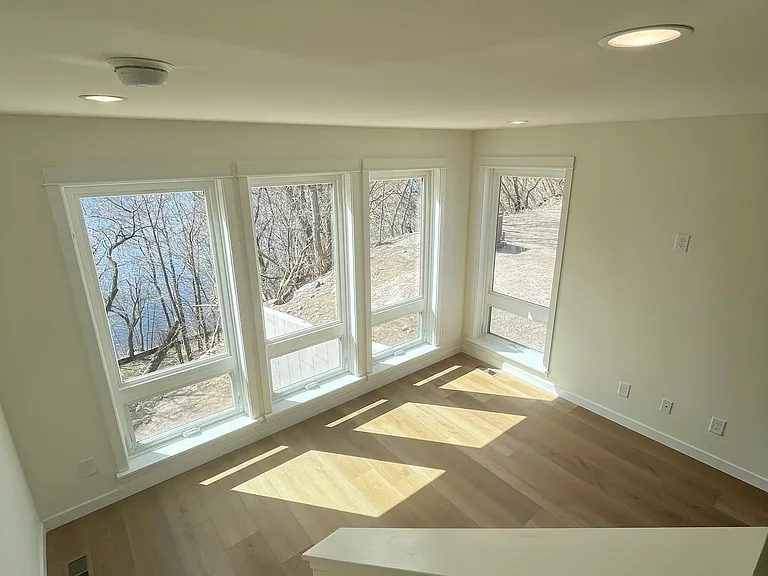 538 Lake Ave — Photo 8