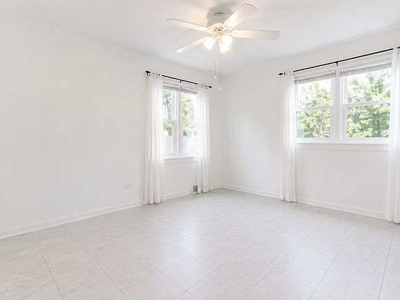 5th image of 109 N Main St