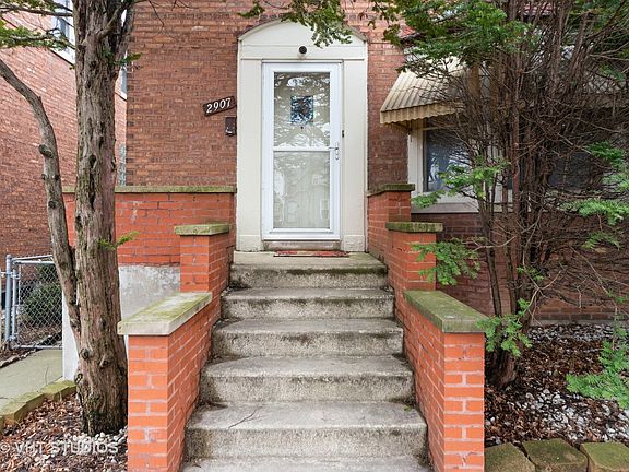 4th image of 2907 N Oak Park Ave
