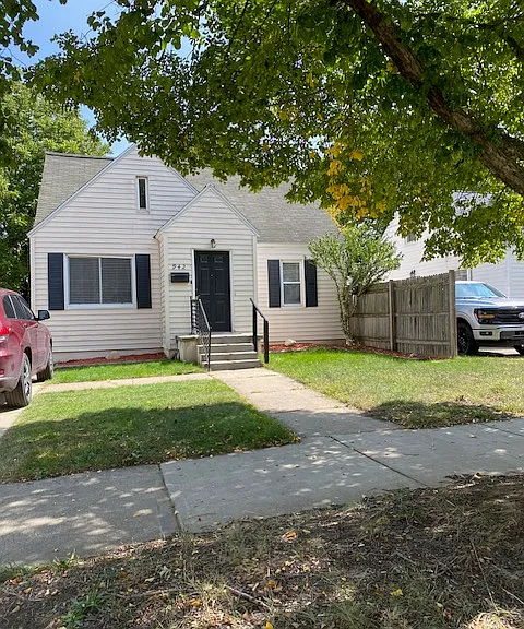 942 Frederick Ave NW — Photo 1