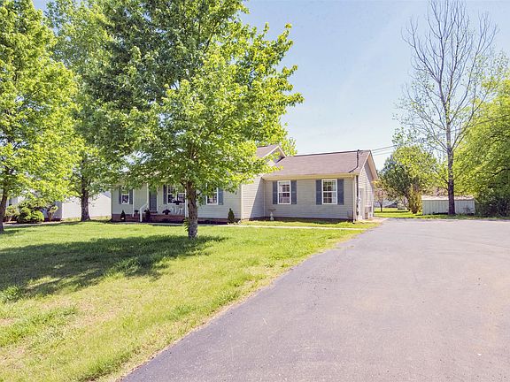 3rd image of 113 Cool Springs Dr
