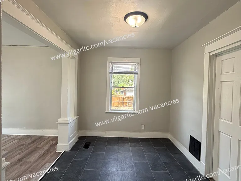 1007 Becker St — Photo 8