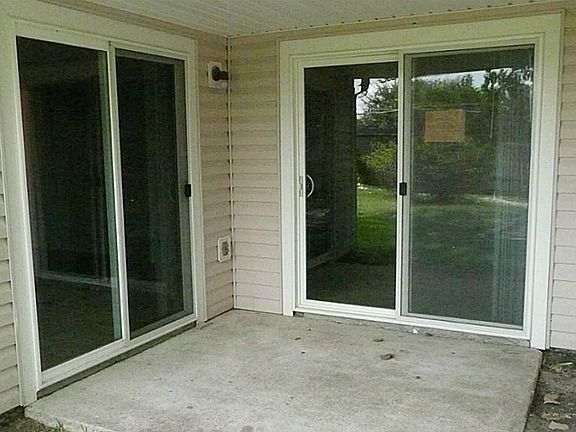 3rd image of 11027 Grassyglen Dr