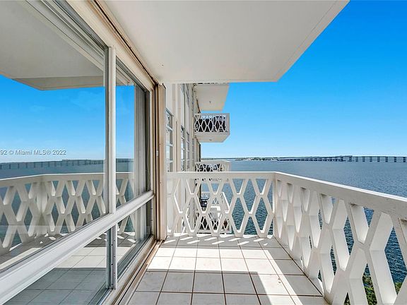 3rd image of 1430 Brickell Bay Dr APT 1106