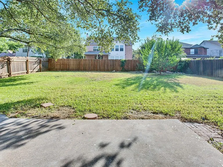 1201 Del Roy Dr — Photo 23