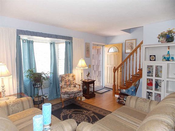 3rd image of 62 Hazel Ave