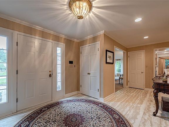 4th image of 5 Brandywood Dr