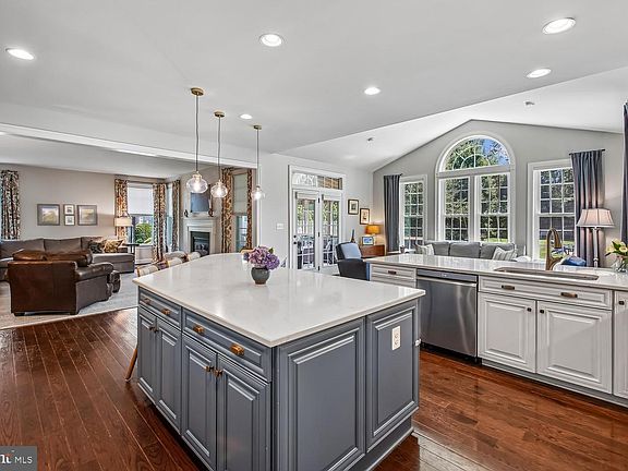 2nd image of 9423 Ferry Landing Ct